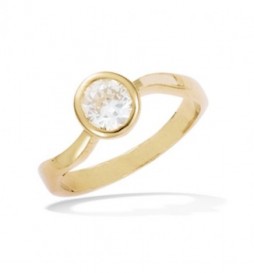 BAGUE EN PLAQUE OR SOLITAIRE  SERTI CLOS TAILLE 58