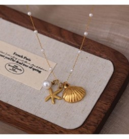 COLLIER ACIER DORE COQUILLAGE ETOILE PERLE 45CM