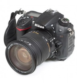 APPAREIL PHOTO NIKON D7000 + OBJECTIF 15/50 TAMRON 2.8