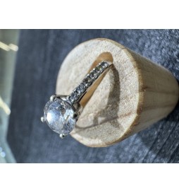 BAGUE OR BLANC 375/1000 1.45G ENV AVEC OXYDE DE ZIRCONIUM