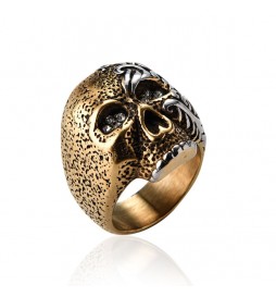 BAGUE ACIER DORE TETE DE MORT TAILLE 68
