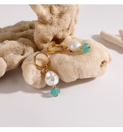BOUCLE D OREILLE ACIER DORE CREOLE  BLENC ET VERT